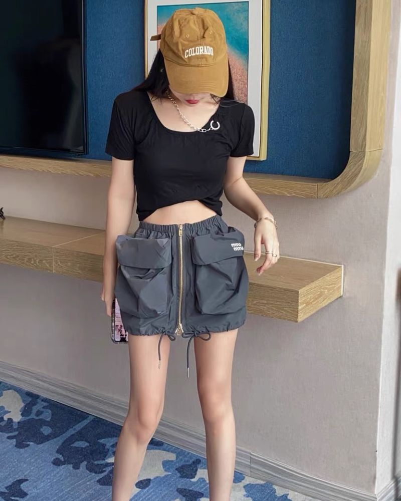 Zipper Front Big Pockets Cargo Mini Skirt