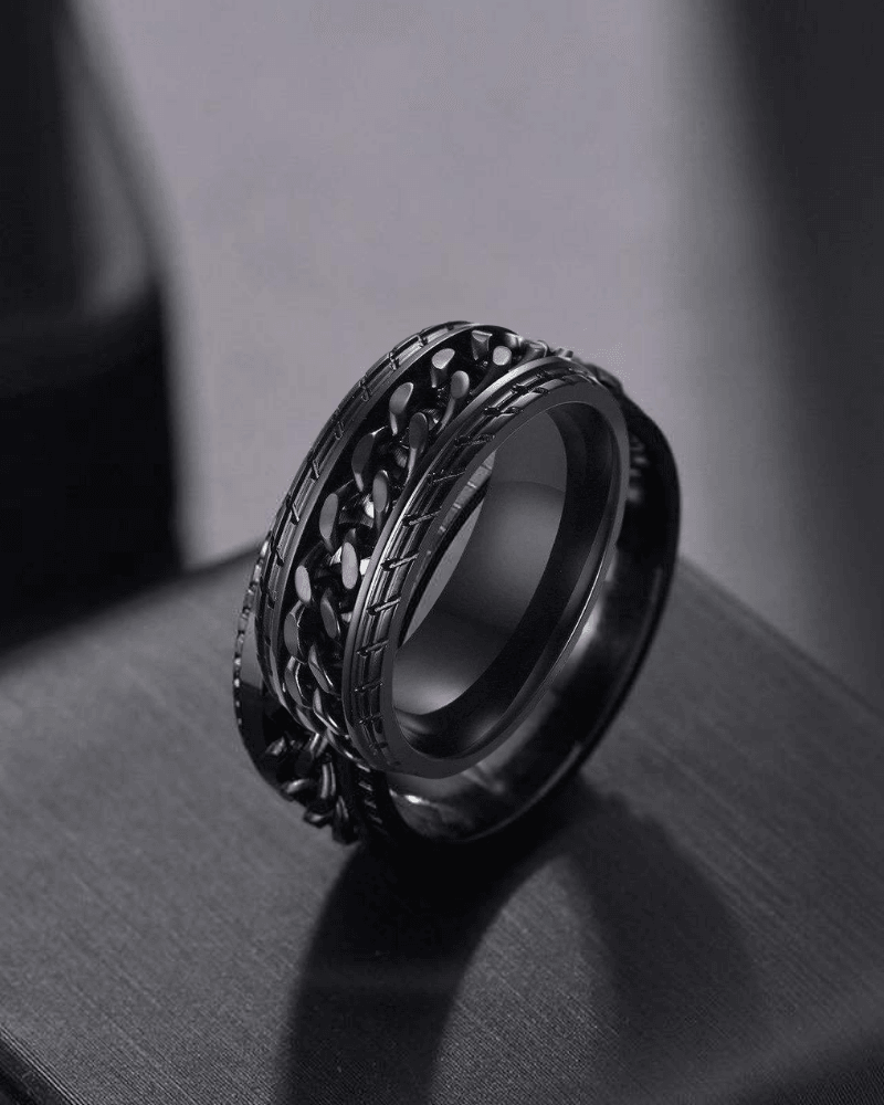 Dark Pull Me Chain Ring